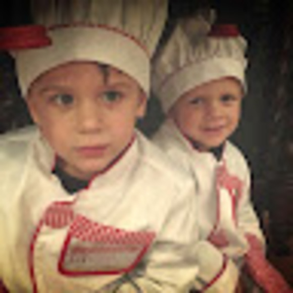 Meet your Posher, Jessica - Picture 1 of 1